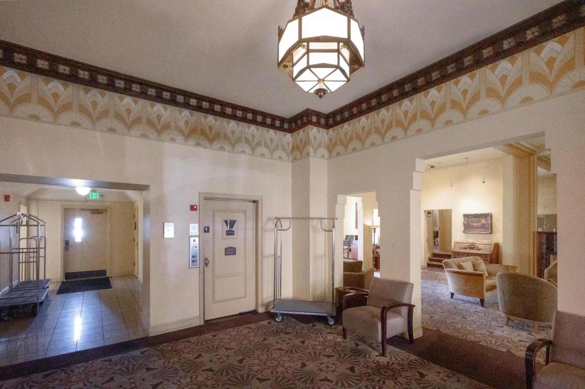 The Baroness Hotel Seattle Ngoại thất bức ảnh