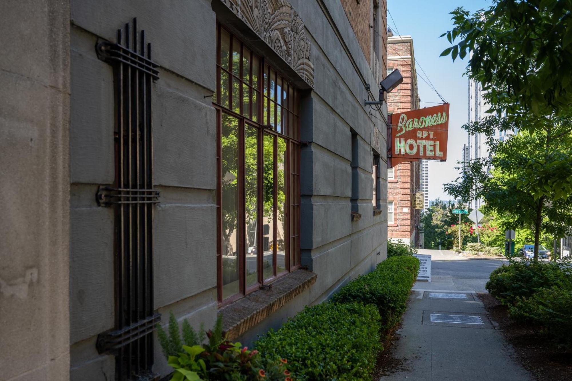The Baroness Hotel Seattle Ngoại thất bức ảnh