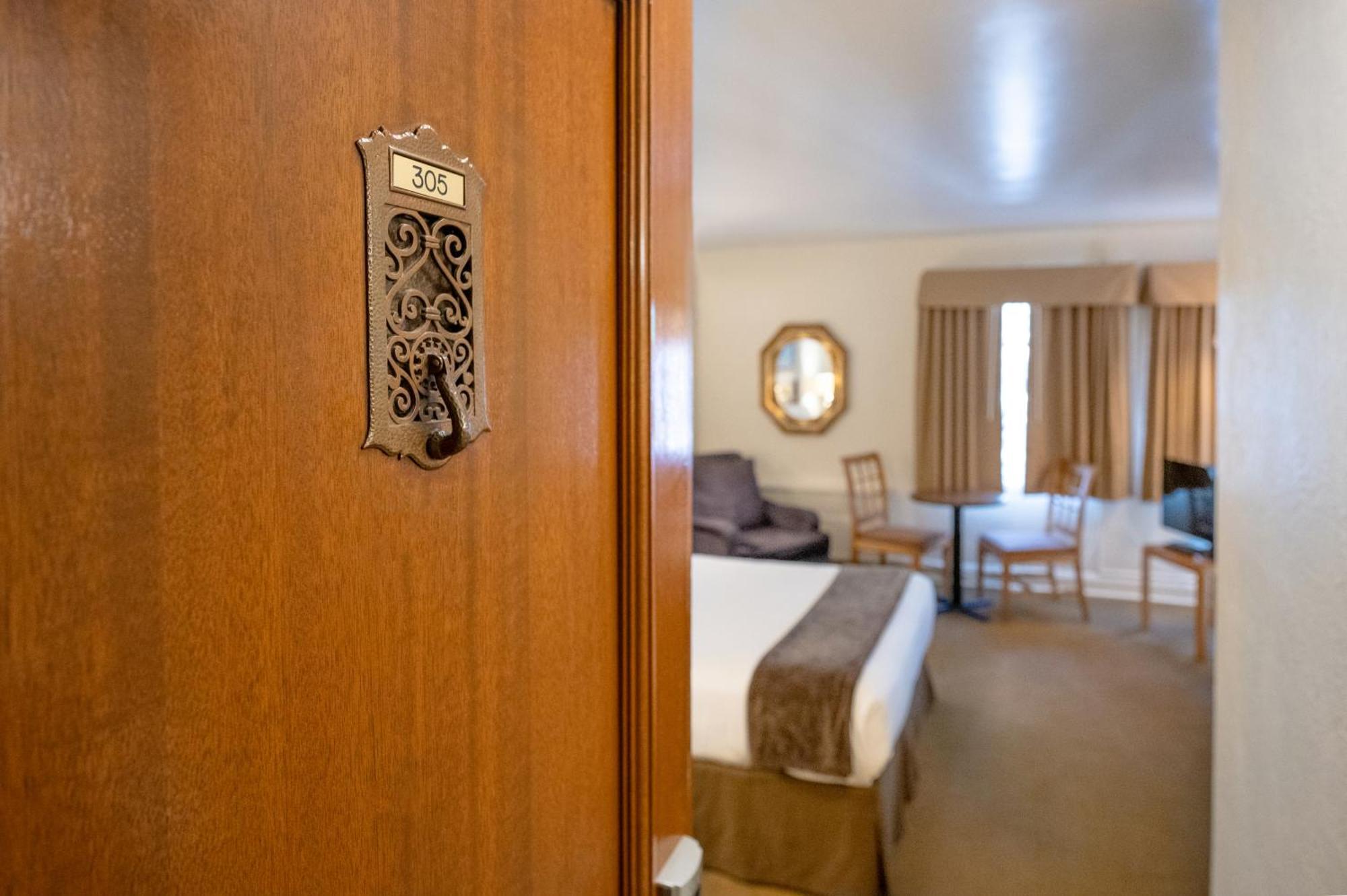The Baroness Hotel Seattle Ngoại thất bức ảnh